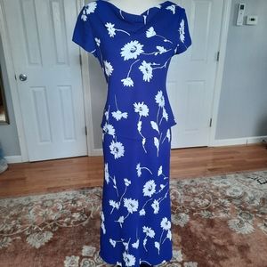 Short sleeve blue daisy print maxi dress